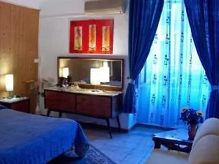 בית הארחה Holland International 2*